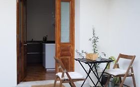 Nidos Accommodation Gaia
